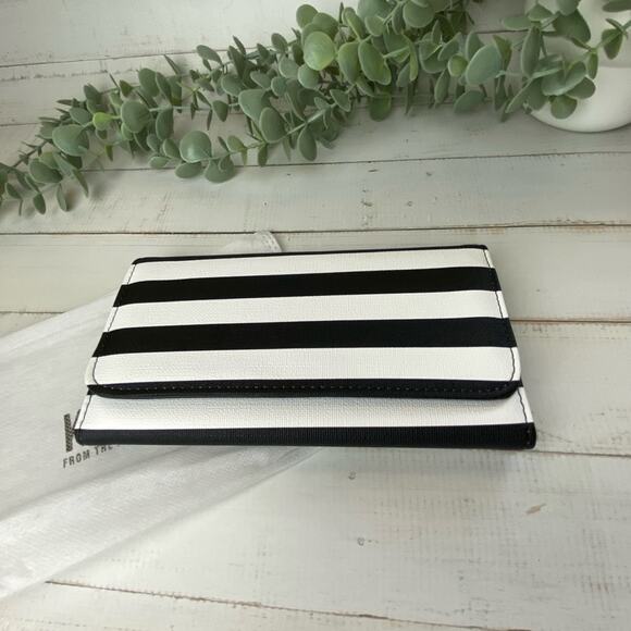 KUT From the Cloth Black and White Wallet NEW - Picture 2 of 7